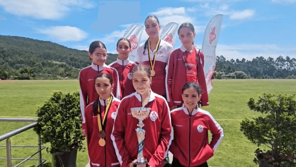 campeãs do regional sub-16 coletivo feminino
